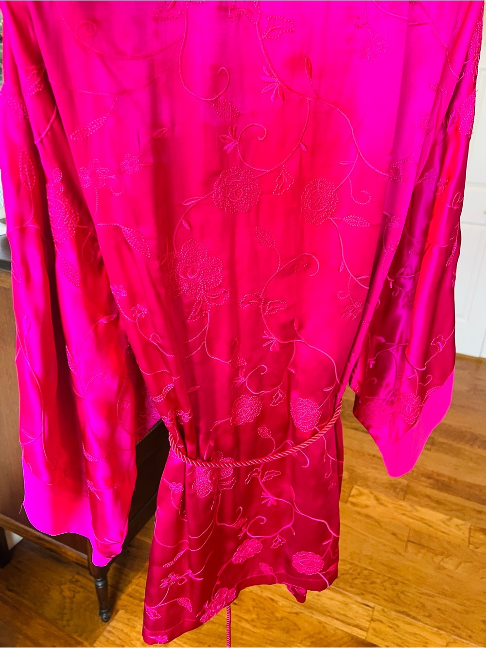 Victoria’s Secret “Silk Top Quality” Satin Sheen EMBROIDERED Gold Label Robe NWT - Picture 13 of 16